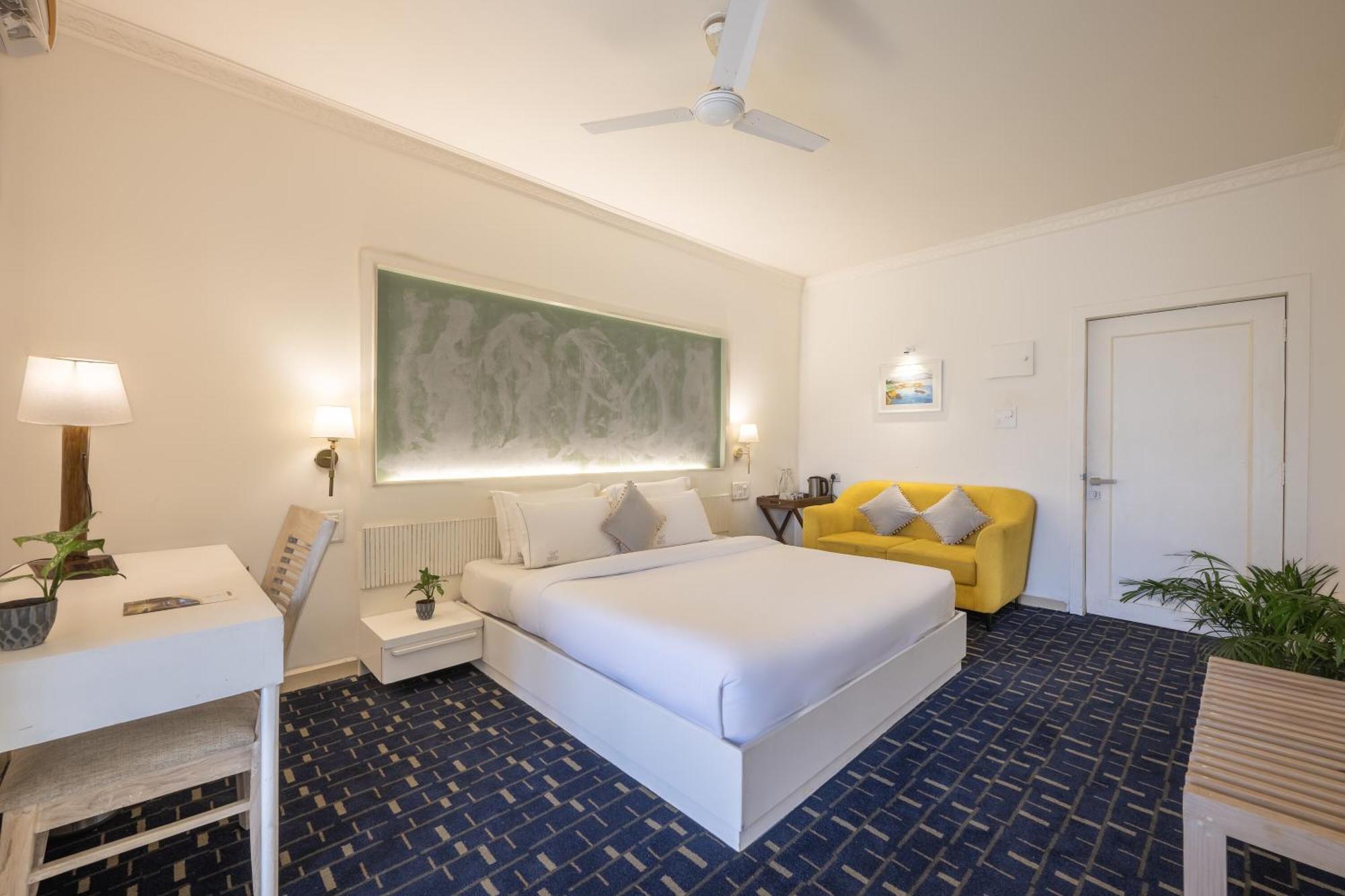 Echor Samara Morjim Goa Sea View Restro Hotel Екстериор снимка