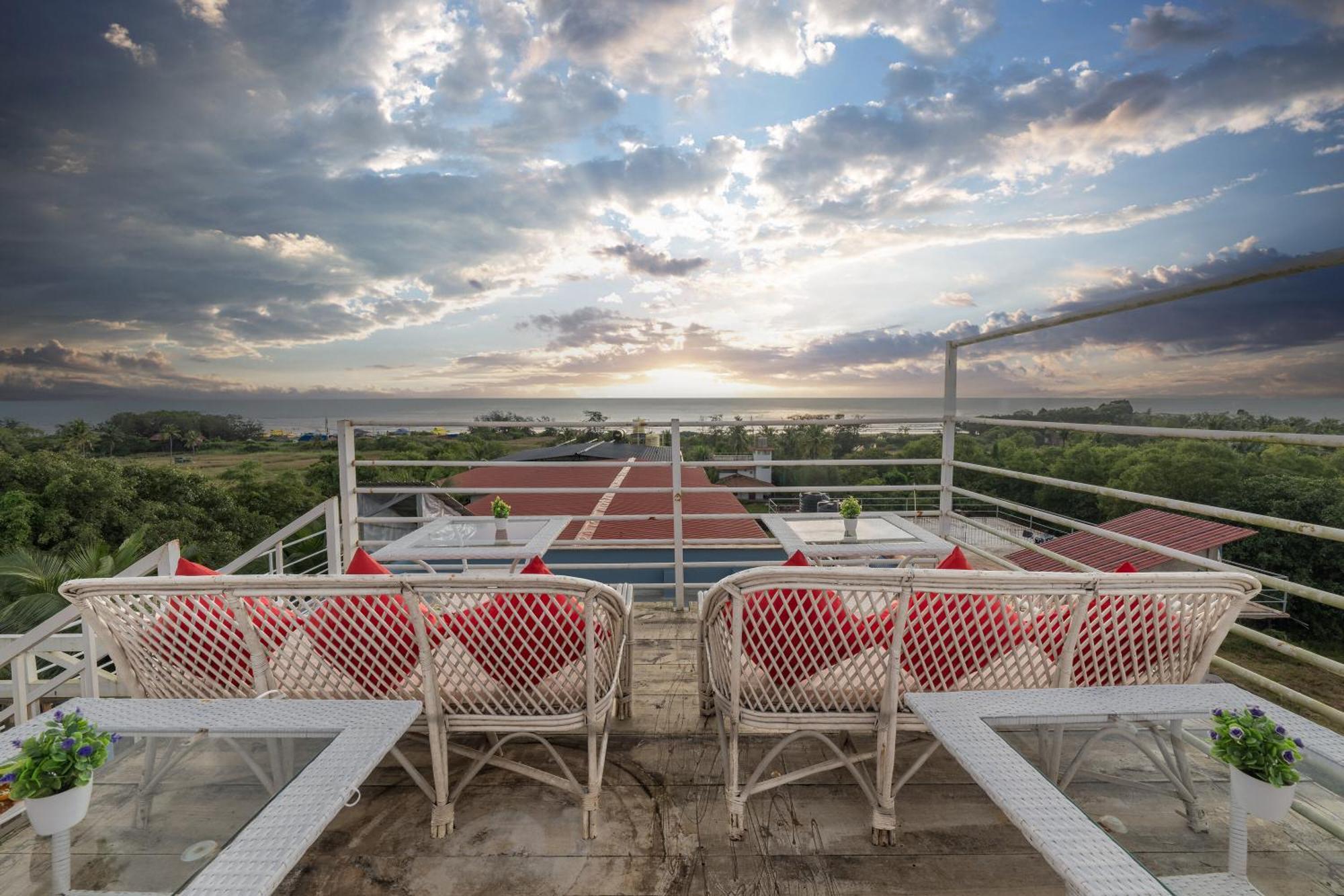 Echor Samara Morjim Goa Sea View Restro Hotel Екстериор снимка