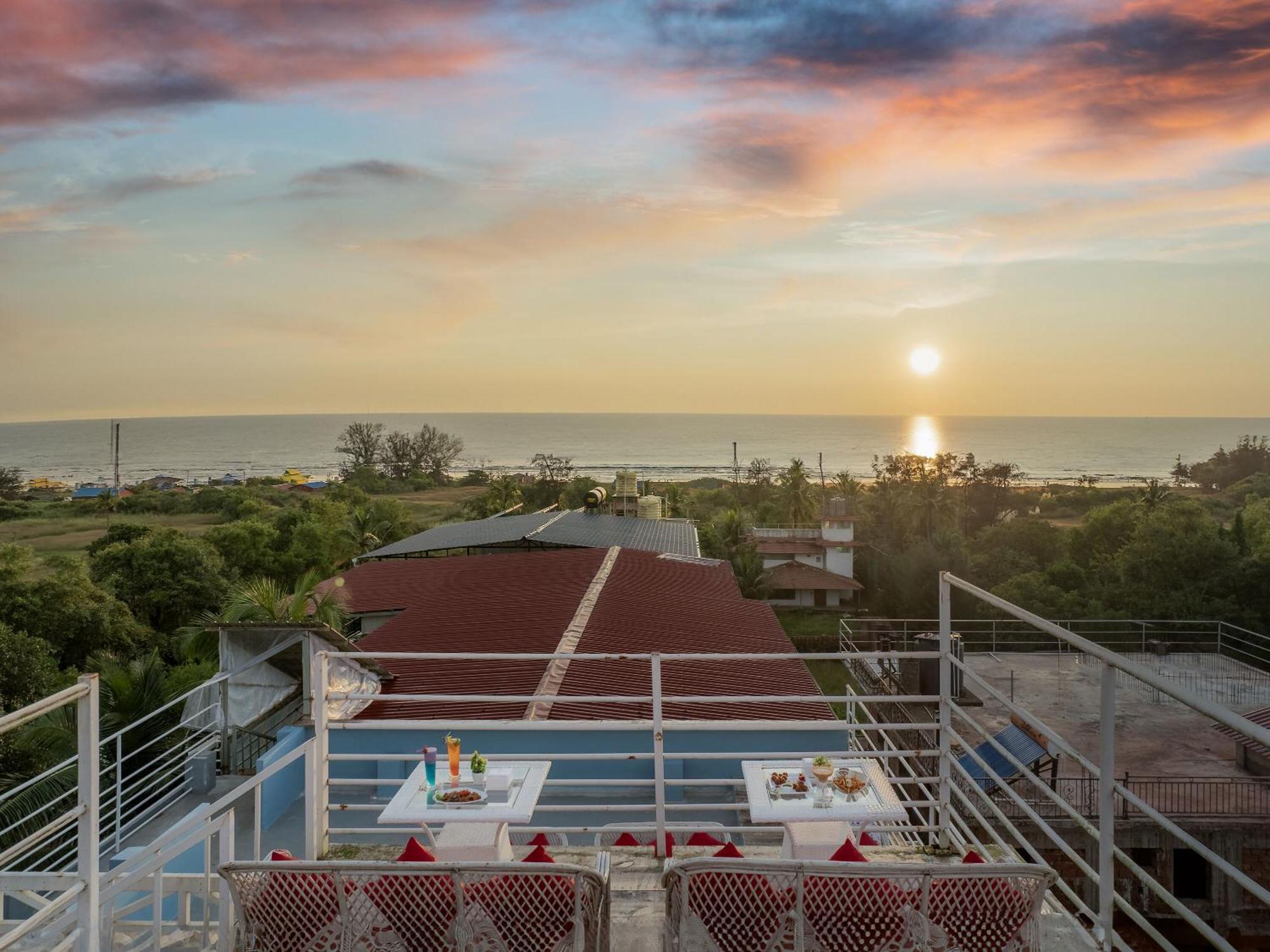 Echor Samara Morjim Goa Sea View Restro Hotel Екстериор снимка